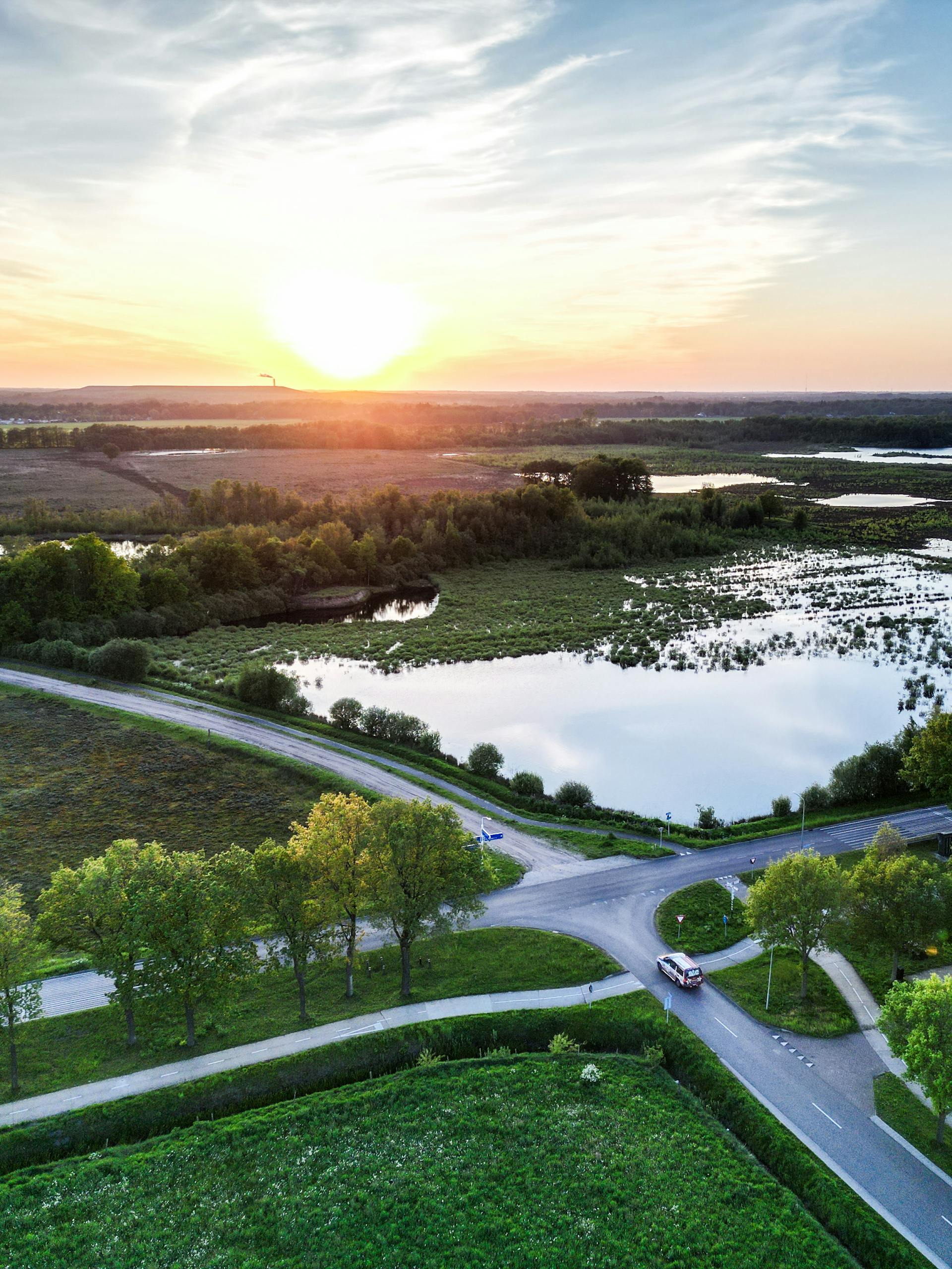 Luchtopname watergang voor detectie van invasieve waterplanten